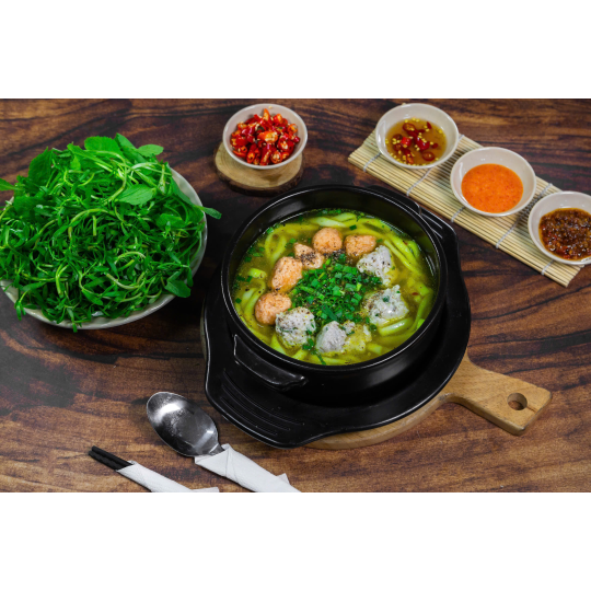 Bánh canh chả tôm thác lác
